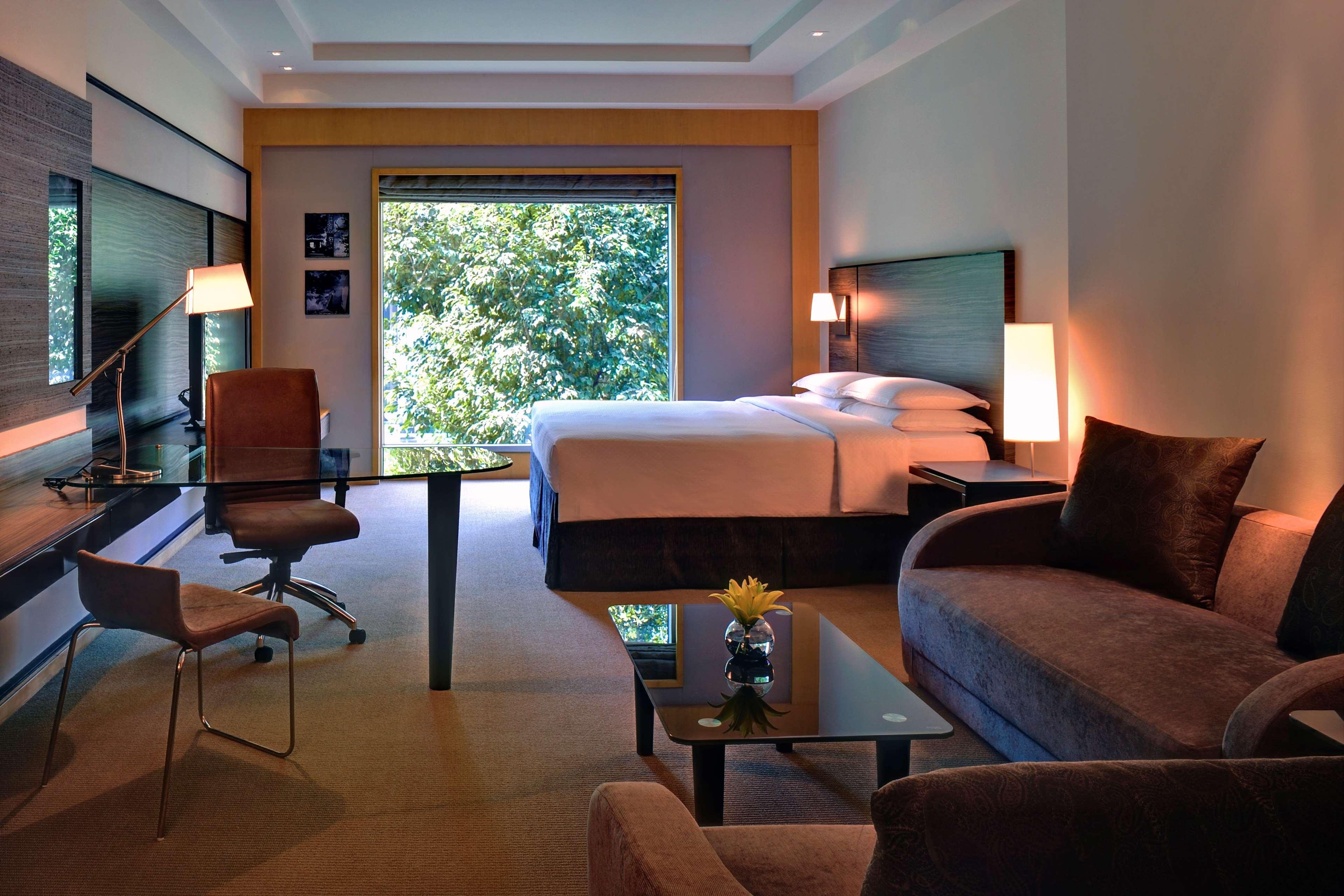 Grand Hyatt Mumbai Hotel And Residences Luaran gambar A room at the Taj Bengal
