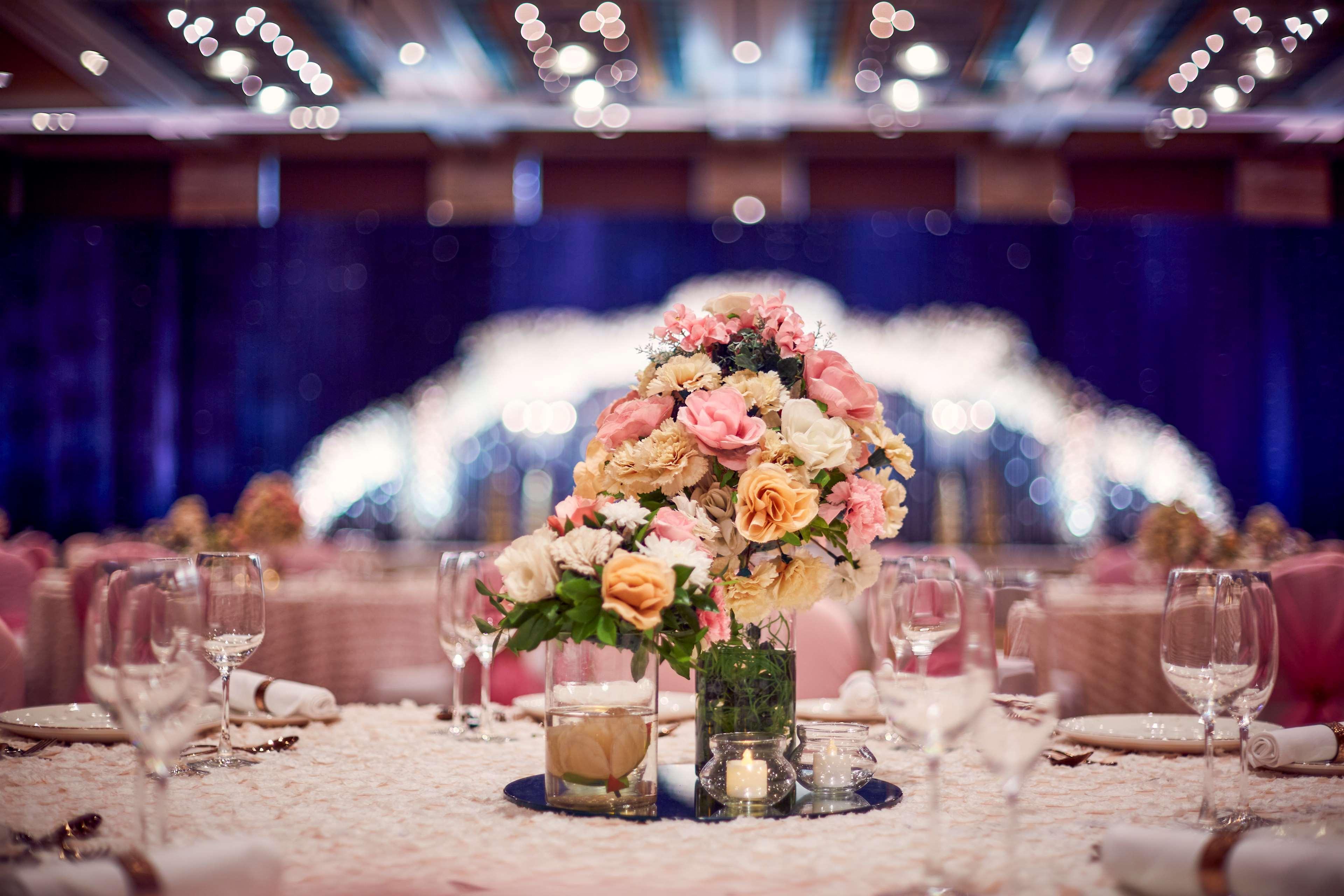 Grand Hyatt Mumbai Hotel And Residences Luaran gambar A wedding reception
