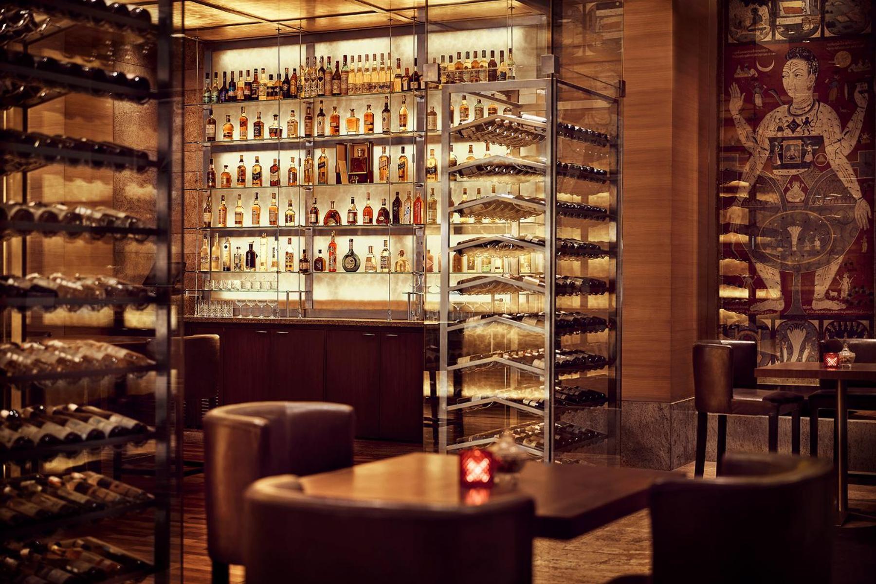 Grand Hyatt Mumbai Hotel And Residences Luaran gambar The bar at the Mandarin Oriental, Munich